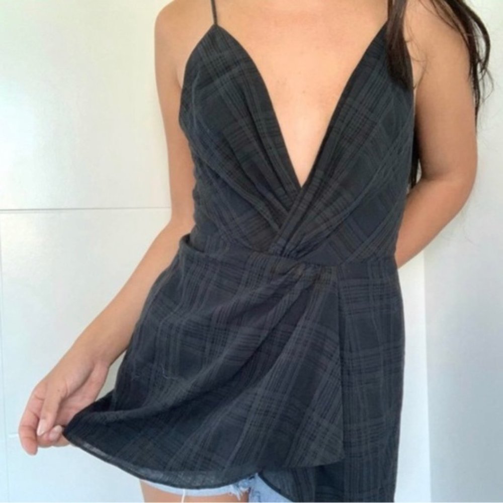NWT Wilfred Wilfred Pursuit Camisole Black Tonal
